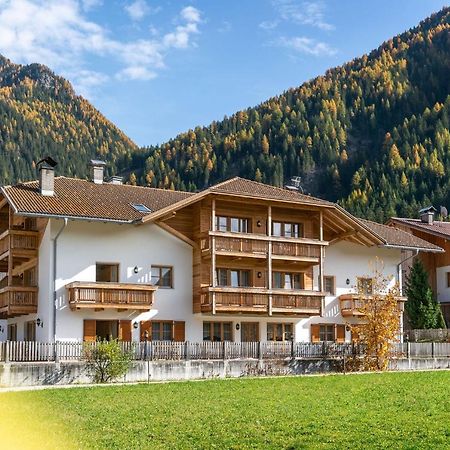 Residence Kahn Santa Maddalena in Val Casies Esterno foto