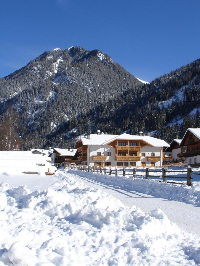 Residence Kahn Santa Maddalena in Val Casies Esterno foto