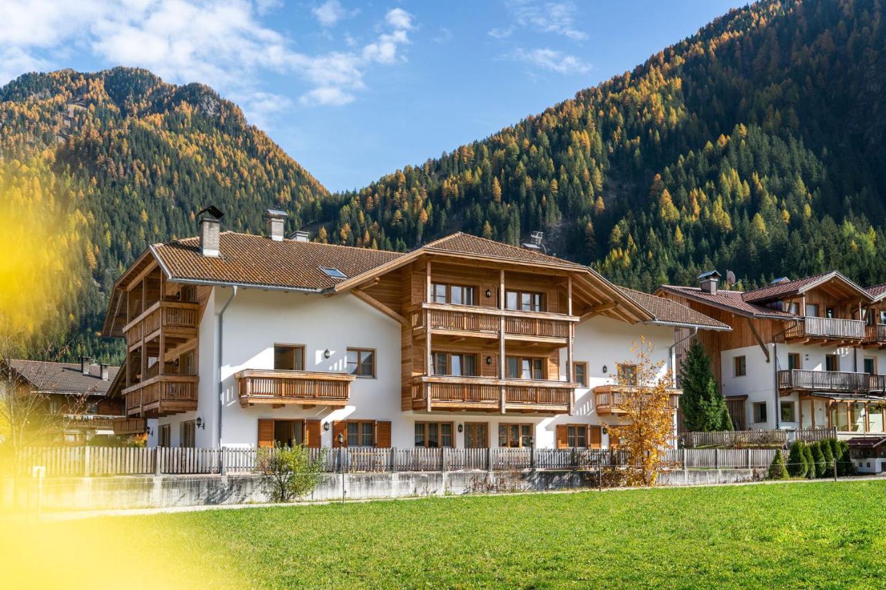Residence Kahn Santa Maddalena in Val Casies Esterno foto